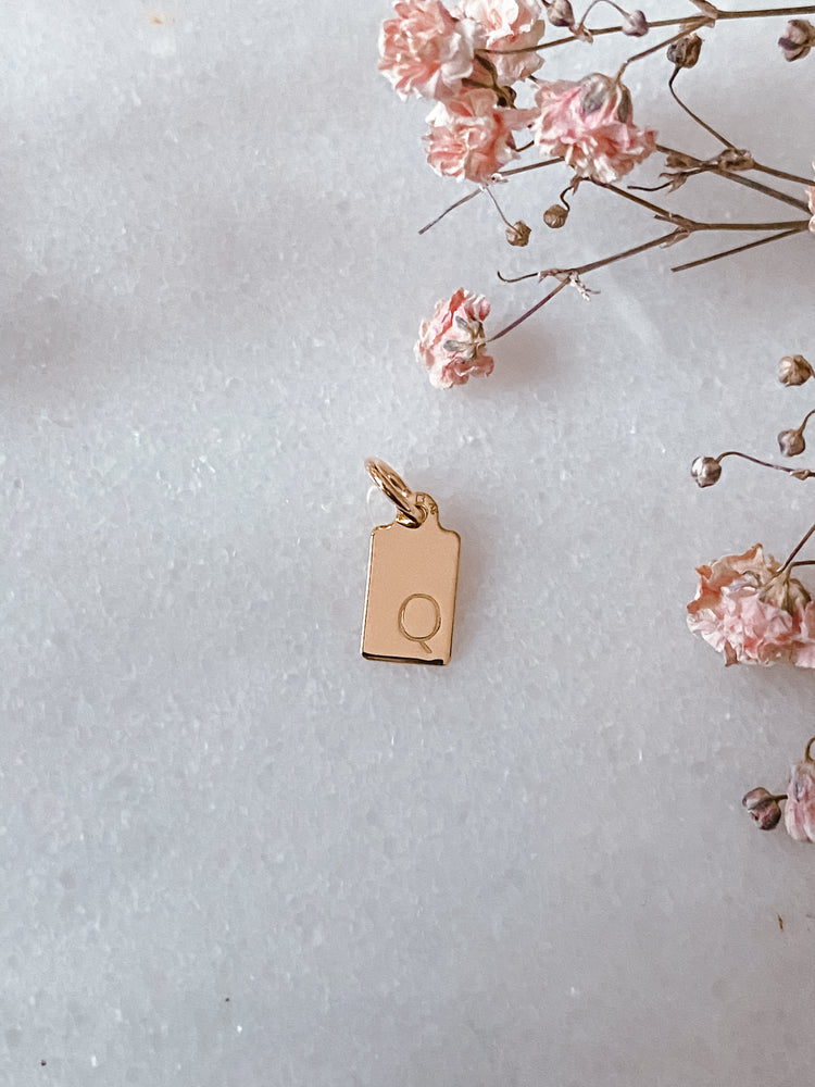 Q | Buchstaben Anhänger | GOLD